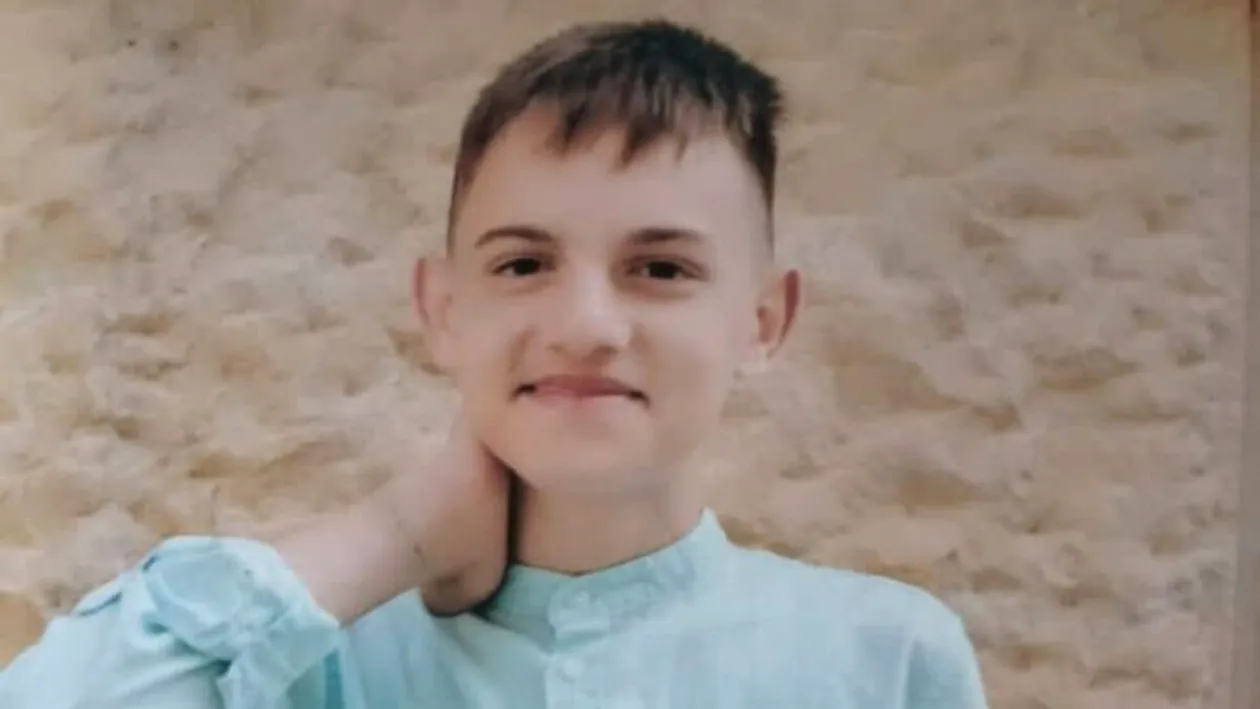 Bogdan, un copil de 16 ani din Cluj Napoca, a dispărut fără urmă. Cine îl vede este rugat să sune la 112!