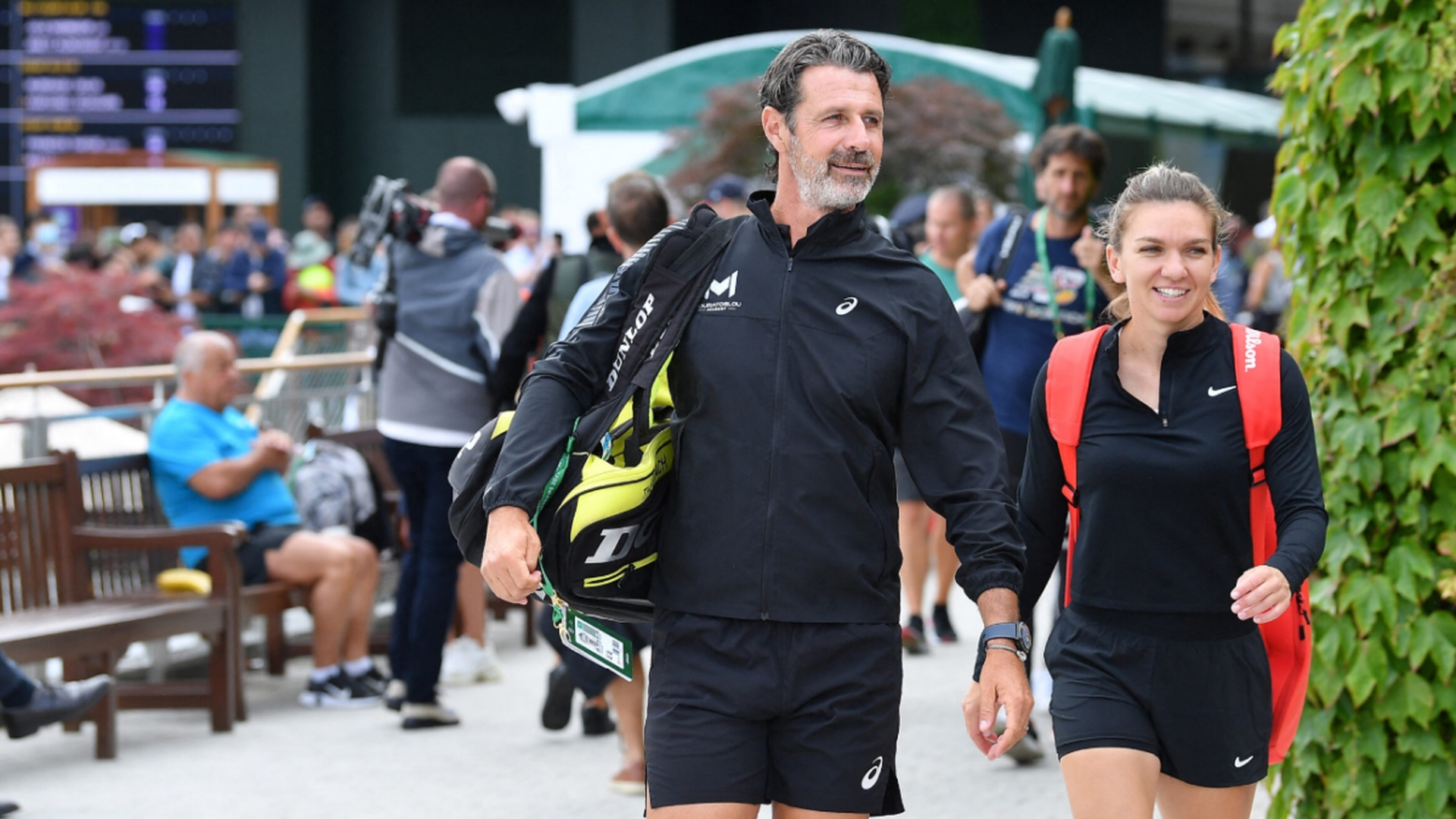 Scenariu tulburător în cazul de dopaj al Simonei Halep. Soția lui Mouratoglou ar fi acționat din gelozie. “A nenorocit-o!”