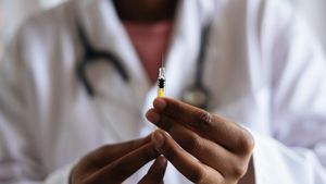 Europarlamentarul Tudor Ciuhodaru a tras un semnal de alarmă cu privire la vaccinurile anti-Covid-19: „Nu trebuie să se mai repete”
