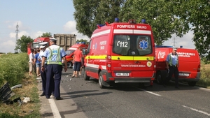 Accident teribil pe A1. Un bărbat a murit pe loc in timp ce traversa strada. Politia ia varianta sinuciderii in calcul