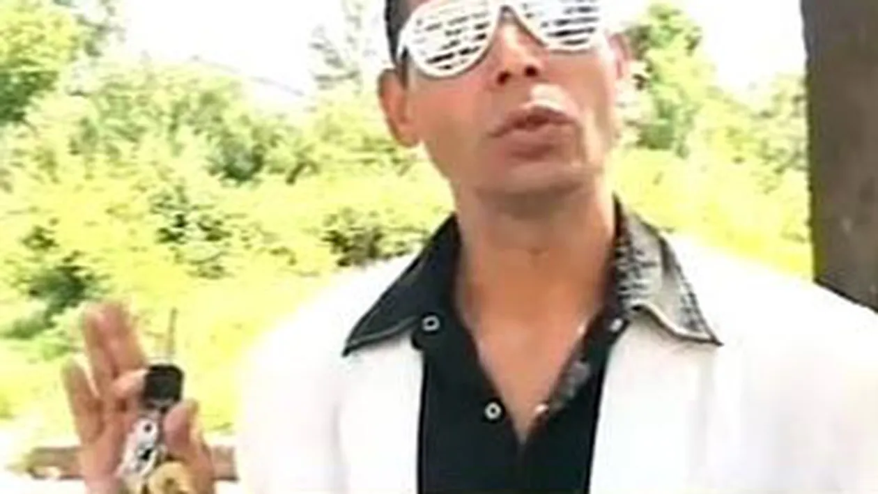 VIDEO I-a luat religia mintile sau e doar prost?! Nu stiam sa umblu pe telefon, m-am rugat toata noaptea si mi-a iesit duhu' din mine!