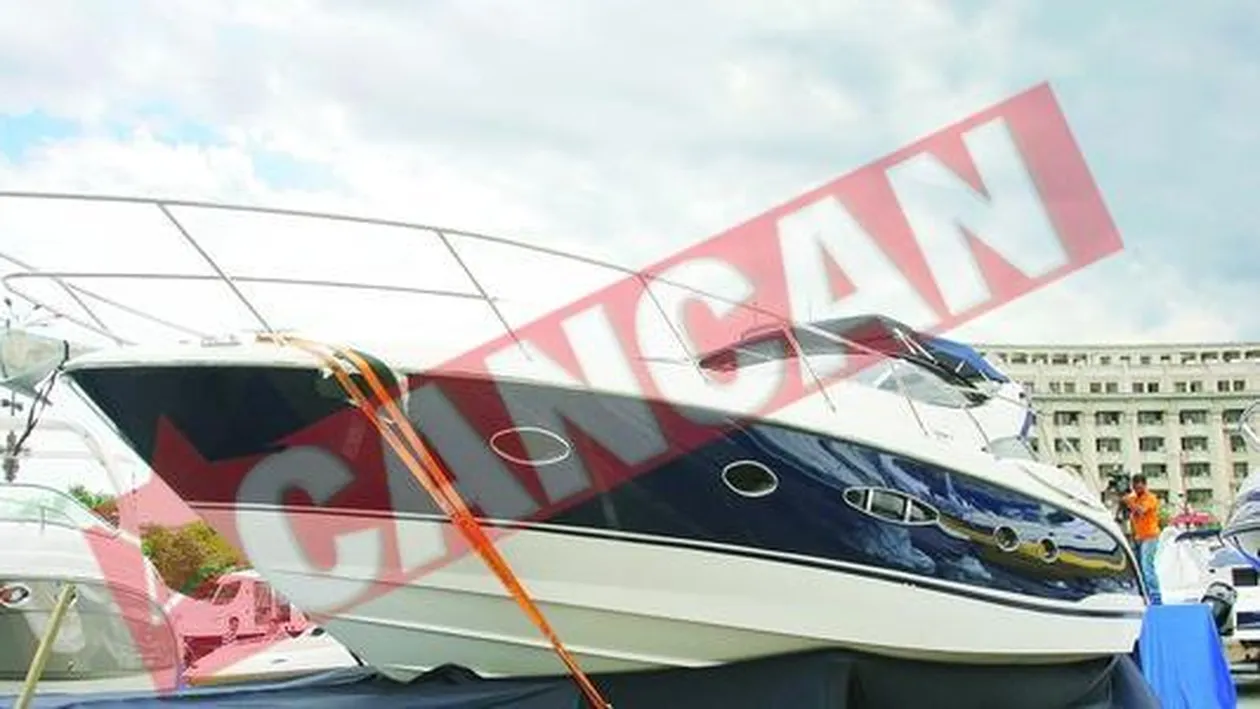 Un iaht de lux costa cat trei vile