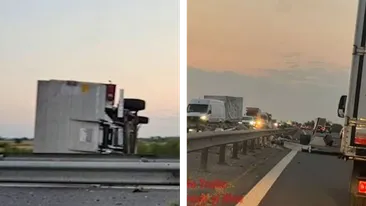 Accident terifiant pe A1! Un șofer a murit, după ce a intrat cu duba în glisiere