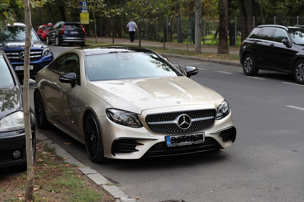 Andreea Tonciu conduce un Mercedes-AMG E 53 4MATIC+ Coupé de 80.000 €