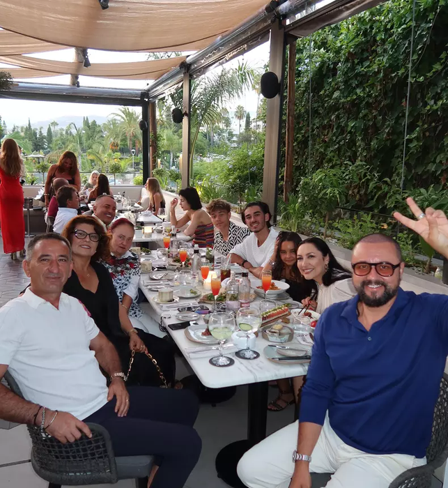Clar este cel mai bogat cuplu din showbiz! Cât au plătit Andra și Cătălin Măruță pentru o vilă pe Costa del Sol