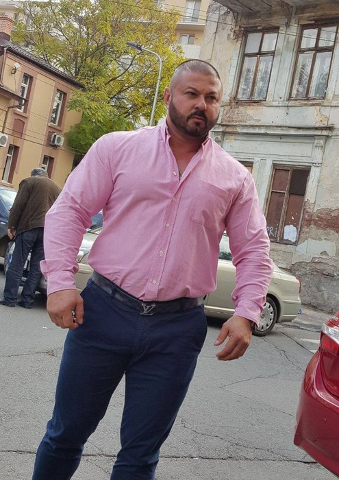 A lucrat la negru ca bodyguard în timp ce era polițist la secția 14