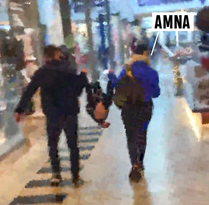 Amna și Cristi Mușat și-au distrat copilul la mall