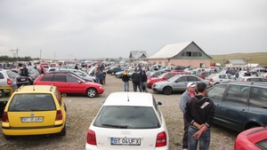 Un sucevean și-a cumpărat mașină de la Cumpărătura, însă autoturismul i-a luat foc la Moara | FOTO