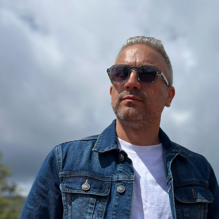 Imagini cu reședința de vară a lui Zoli Toth. Cum arată vila unde locuiește prezentatorul de la „Tempting Fortune Romania”