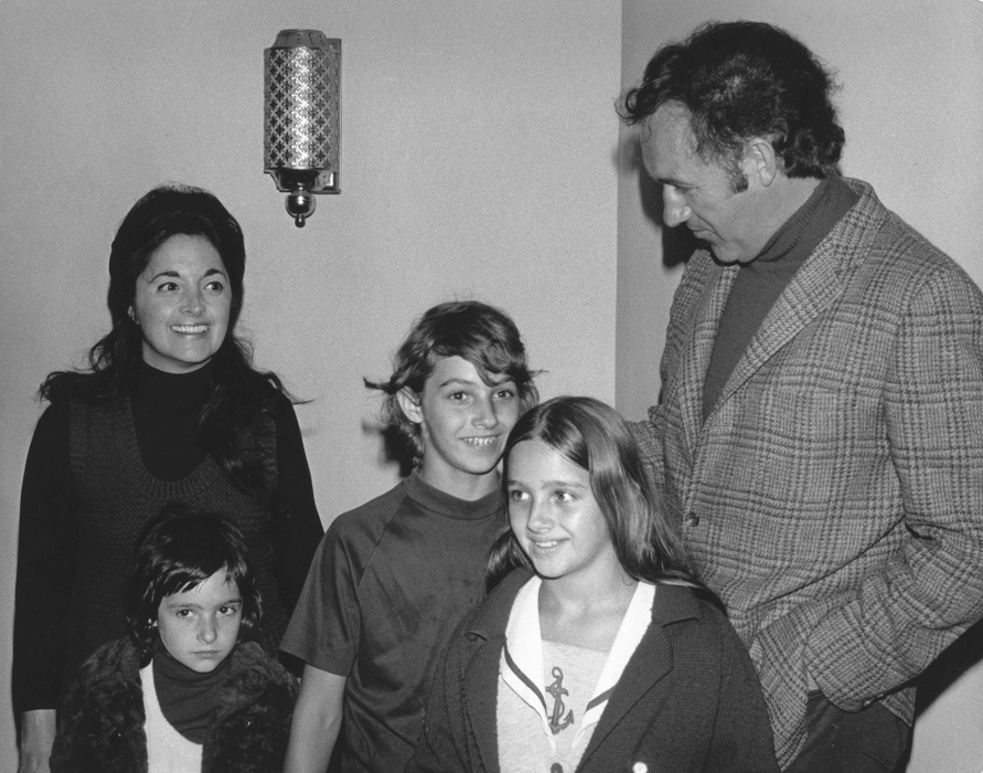 Gene Hackman with cu sotia Fay, copiii Leslie, 
Christopher, si Elizabeth prin 1974- 1978, Foto: Profimedia