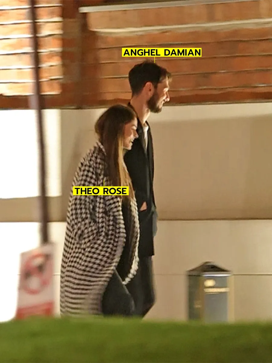 Theo Rose și Anghel Damian se îndreaptă spre casă, unde îi așteaptă băiețelul lor