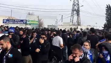 Violențe la Craiova, la meciul CSU II - FCU. Jandarmii au dat cu gaze lacrimogene. Nouă dintre ei au ajuns la spital, răniți de pietre