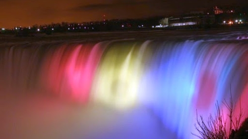 Tricolorul românesc va fi proiectat pe apele cascadei Niagara de Ziua Națională a României