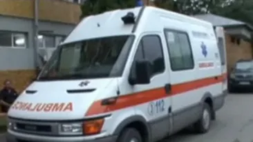 VIDEO Nesupravegheata de parinti, o fetita de doi ani a fost calcata de masina