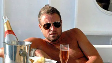 Lui Botezatu i s-a facut sila de romani! Ne e rusine sa recunoastem ca ne plac femeile care fac dragoste in fata noastra