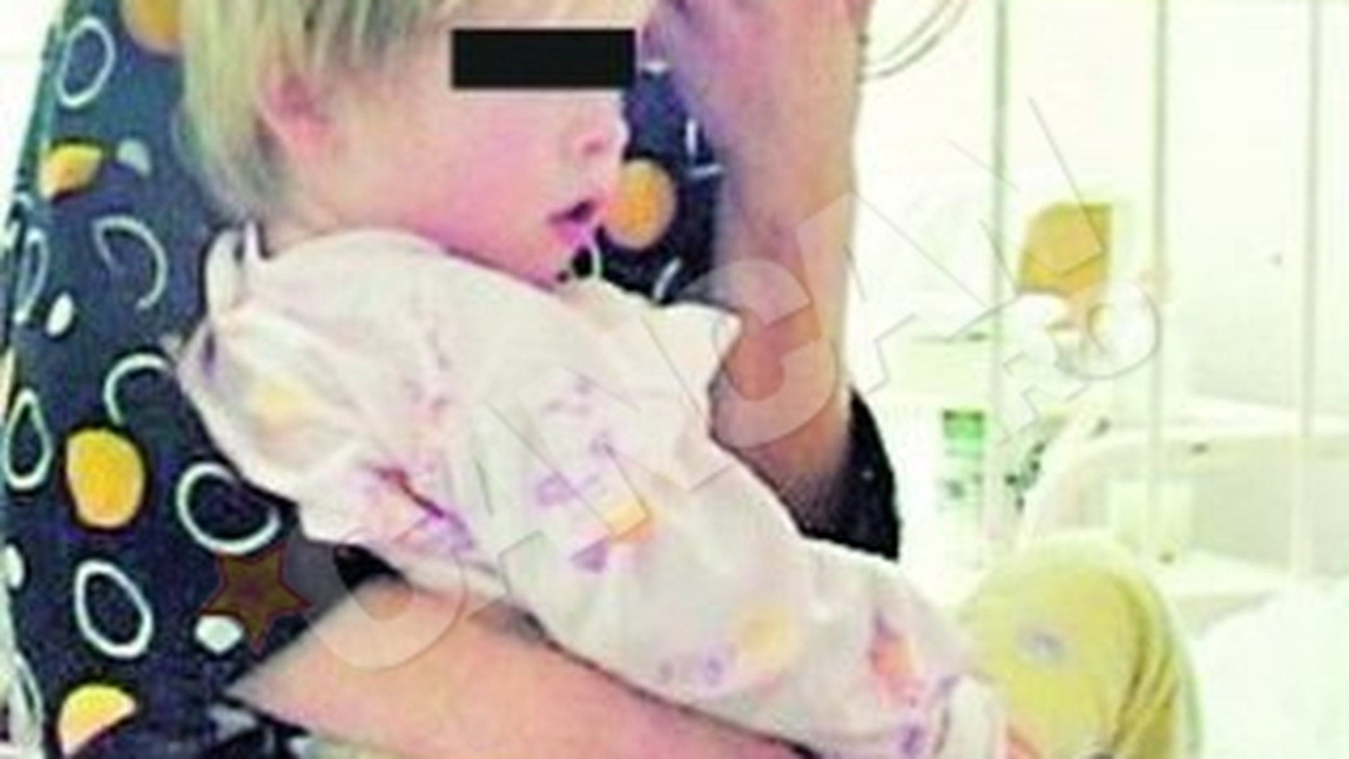 La doi ani, in coma alcoolica!Neglijenta crasa a parintilor l-a bagat in spital