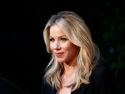 Christina Applegate nu suferă de scleroză multiplă, de fapt. Actrița a trăit timp de 5 ani cu un diagnostic greșit