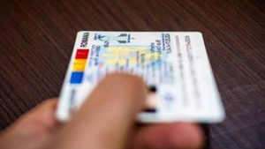 Cum poți să îți schimbi buletinul dacă locuiești în străinătate