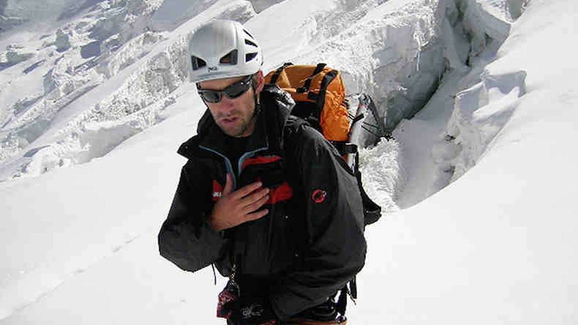 HORIA COLIBĂŞANU, în România după ce a escaladat Everestul. La 7.000 metri altitudine, alpinistului i s-a furat cortul