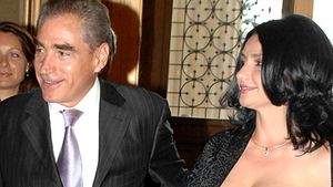 Petre Roman şi soţia lui au trecut printr-o situaţie critică după ce au devenit părinţi! Silvia: "După naştere, mă căutam"