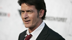 Actorii care au scos cei mai multi bani din seriale. Charlie Sheen e in frunte!