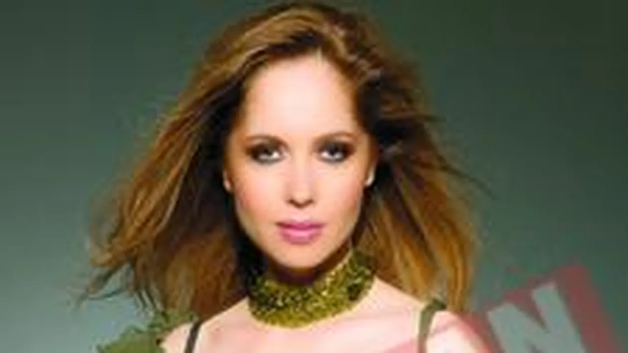 A escaladat balconul ca sa intre in casa