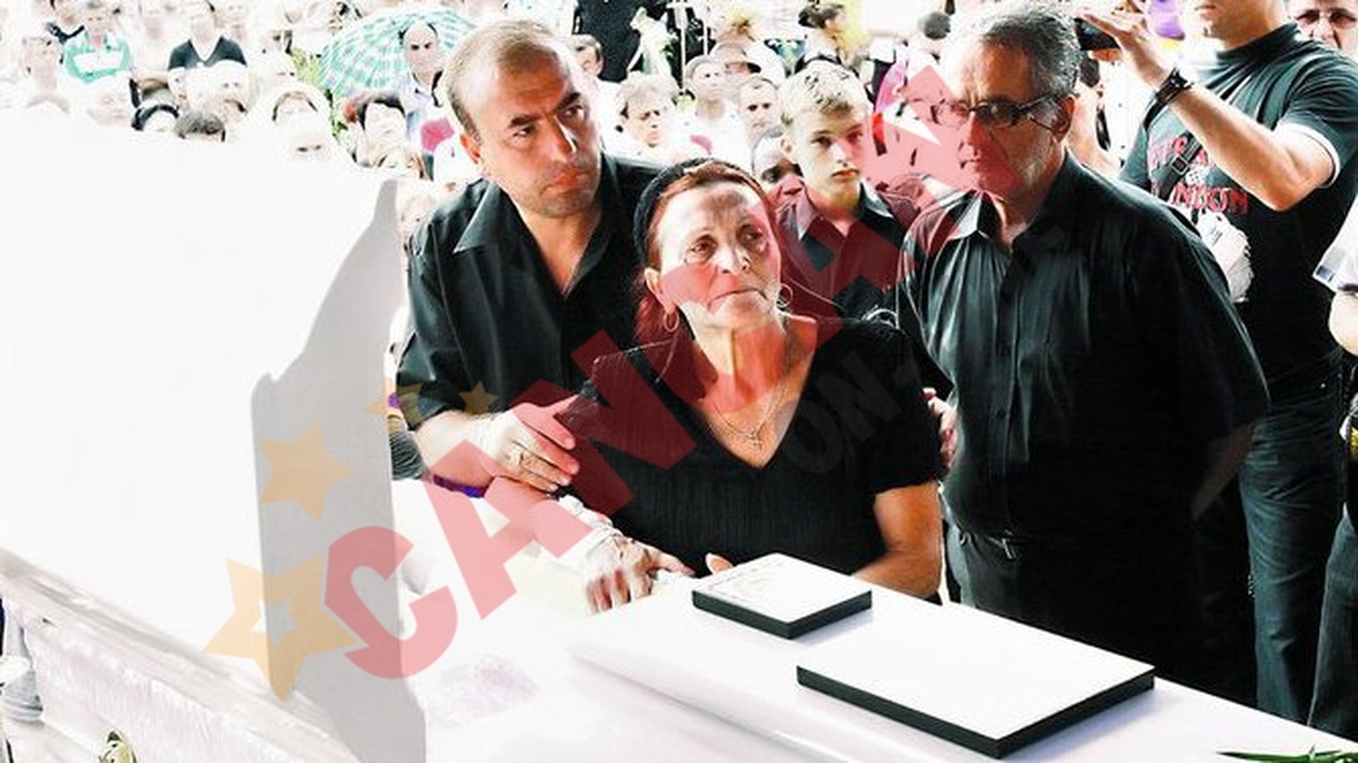 Familia Madalinei Manole multumeste celor care au fost alaturi de artista pe ultimul drum