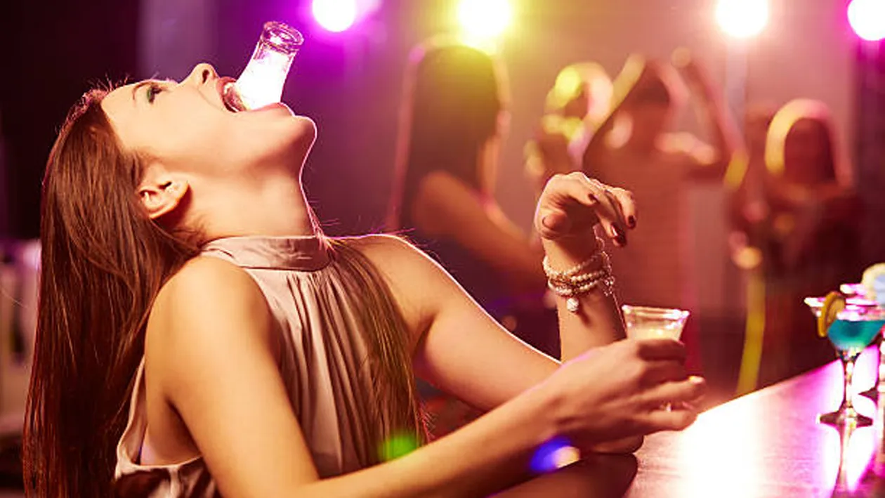 BANCUL ZILEI Fata dumneavoastră s-a îmbătat mangă ieri noapte în club