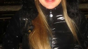 Andreea Antonescu este si blonda, si bruneta! Cum crezi ca ii sta mai bine?