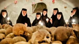 Bianca Drăguşanu s-a speriat teribil când a auzit de ritualurile stranii care au loc la Pasărea, mănăstirea vedetelor:"Nu o să mai calc pe acolo. E horror!"