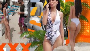 Fosta Miss România a apărut la malul mării într-un costumaș de baie super-sexy, cu spatele gol și…