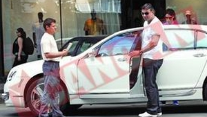 Olaroiu da cadou Bentley-ul de 200.000 euro unui prieten