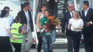 Brigada Simonei Halep, in actiune! Un alai de servitori a stat la cheremul campioanei la intoarcerea in tara!