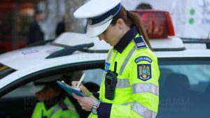 Atenție, șoferi! Amenzi uriașe și alte sancțiuni pentru cei care folosesc telefonul în timp ce se află la volan