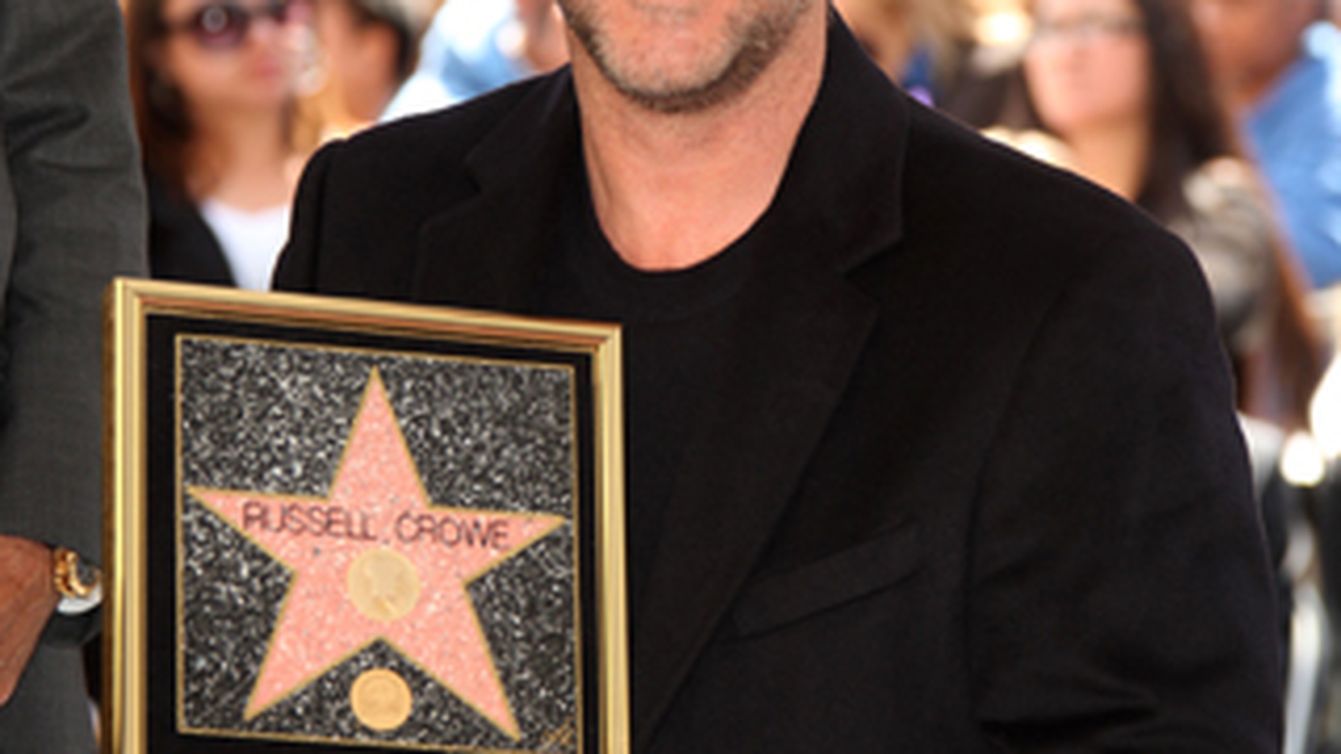 Russel Crowe a primit o stea pe Hollywood Walk of Fame!