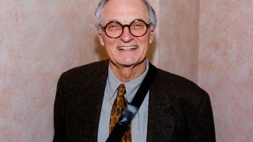 Alan Alda, actorul din M*A*S*H, mărturisiri despre lupta cu Parkinson! Ce i se întâmpla în timpul somnului