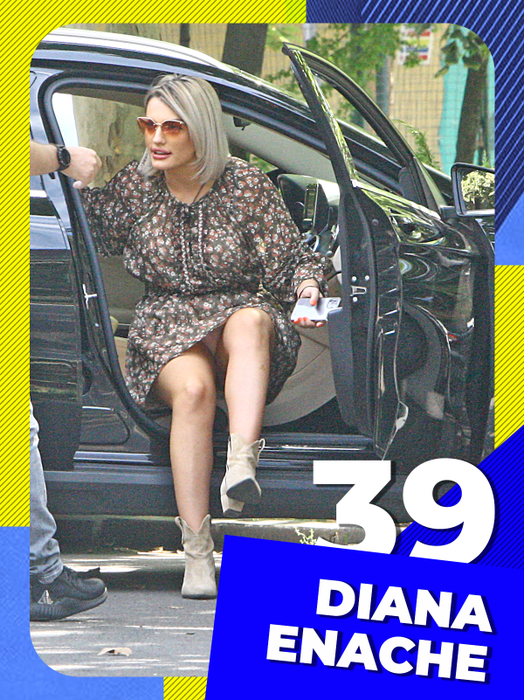 Top 50 sexy-dive care au “lovit” fără milă și au “distrus” asistența. Și-au arătat chiloțeii!