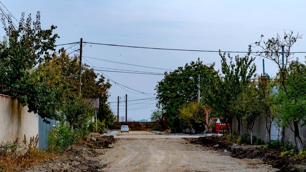 Localitatea din România unde nu există drumuri. Nici ambulanța nu ajunge acolo