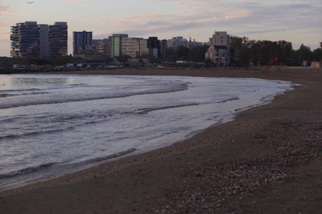 Anul trecut distracțiile erau în toi… Ce se întâmplă acum pe plaja din Mamaia