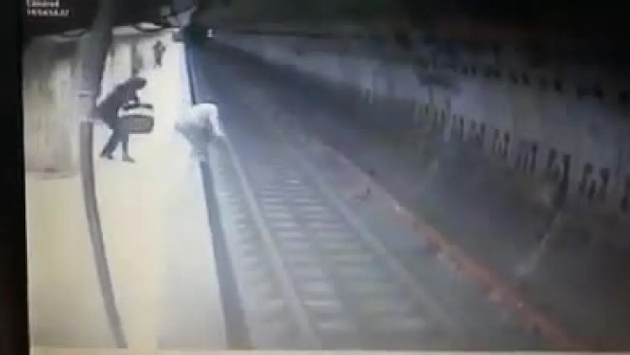 Crima de la metrou naşte glume macabre: ”Împinge-mă, Magdalena!” 