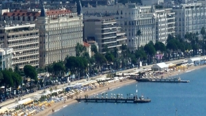 O firma de recrutare cauta doi romani pentru un job de vis pe Coasta de Azur! Uite ce trebuie sa faci ca sa te angajezi la Cannes!