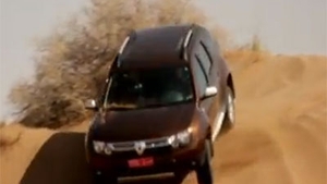 Dacia Duster, dusa la extrem in desert de faimosul pilot Mark Webber!