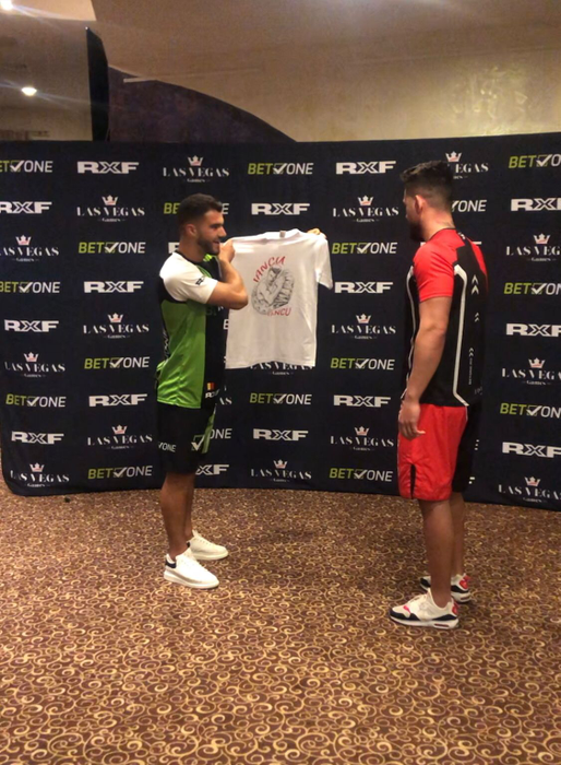 IMAGINI EXCLUSIVE! Fratele lui Culiţă Sterp, cadou inedit pentru adversarul său, Ricardo Filip, înainte de marele meci de MMA