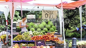 Canicula a dus la mutatii genetice? Fructe exotice "made in Dabuleni"