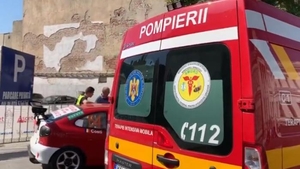 Accident teribil la Raliul Craiovei! Şase persoane au ajuns la spital după ce o maşină aflată în cursă a derapat şi a ieşit în afara traseului
