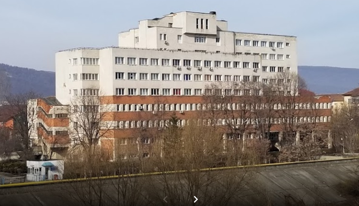 La Maternitatea Râmnicu Vâlcea a început o anchetă după ce au apărut imagini cu condițiile în care ar fi internate pacientele