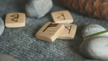 Horoscop rune azi, 21 martie 2026. Persoanele care s-au simțit prinse în rutină primesc semnalul că universul le-a pregătit o ieșire