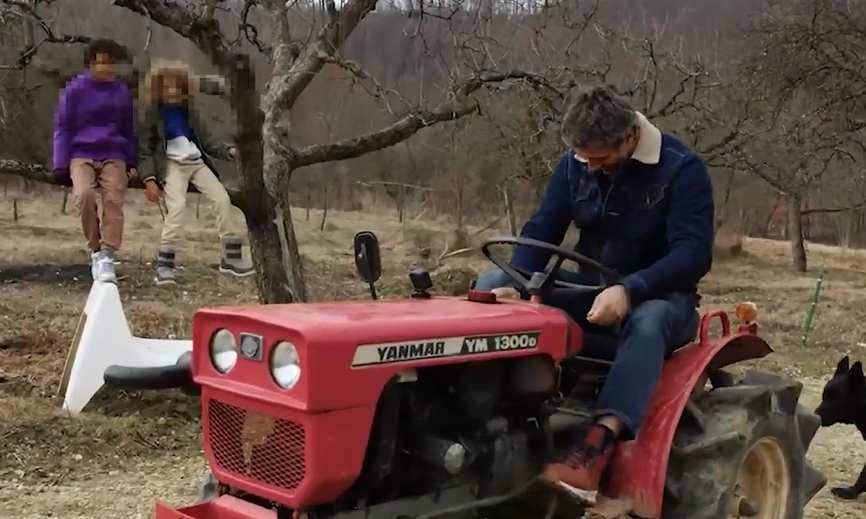 Ce și-a cumpărat Dragoș Bucur pentru gradină. Copiii au strigat la Dana Nălbaru imediat: „Mami, mami!”