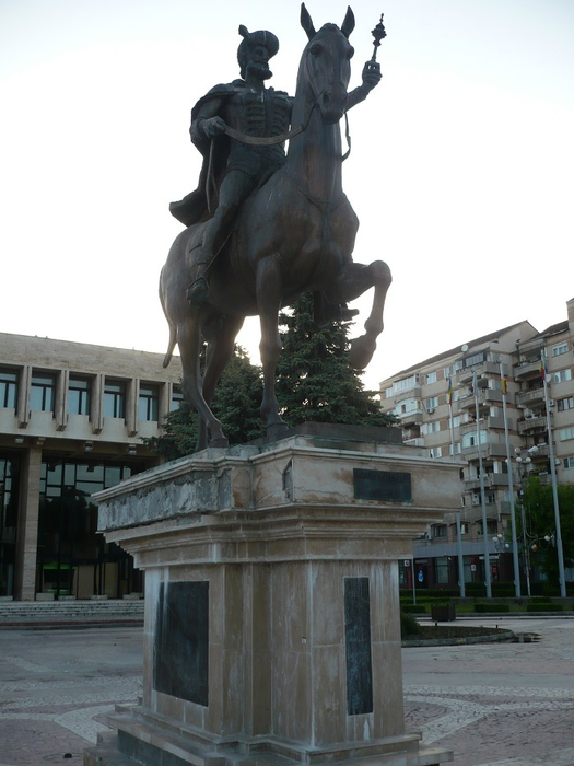 Varianta iniţială nu are nicio legătură cu cea "renovată"