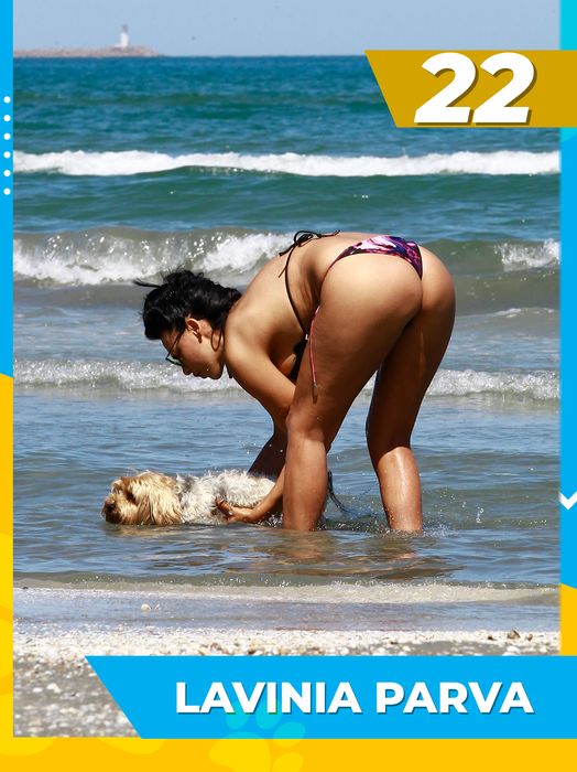 Top 25 dive cu prietenii necuvântători la plajă! Care e cea mai sexoasă dintre Bianca Drăgușanu, Crina Abrudan sau Lora?